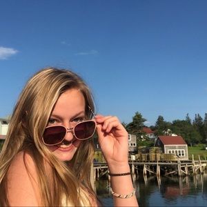 Meet your Posher, Josie